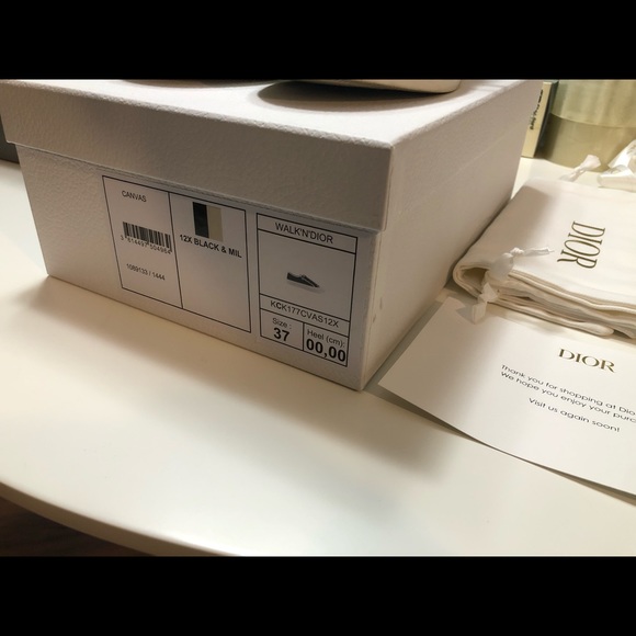 (sold)Walk'N'Dior Sneaker
Black Cotton Canvas 37 Size - Picture 10 of 12